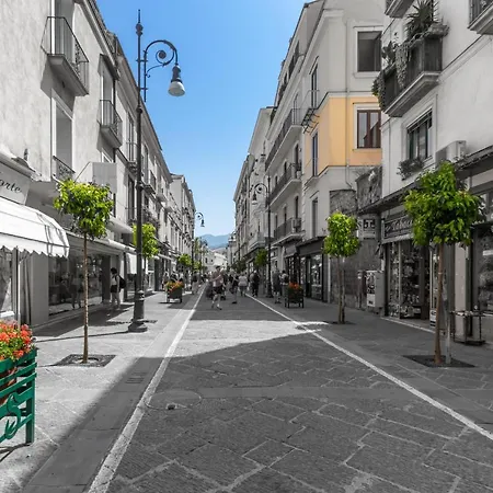 Comfy 4 Sleeps Right In The Centre Apartamento Sorrento