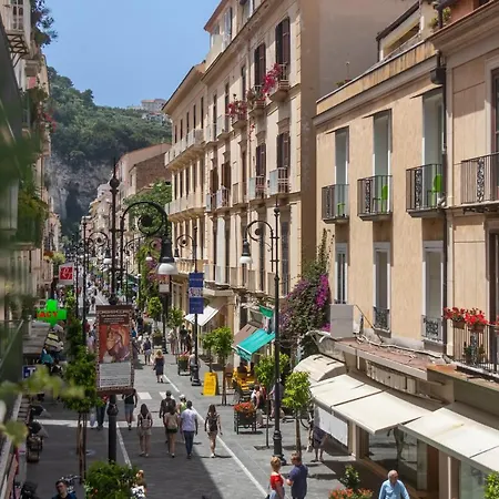 Comfy 4 Sleeps Right In The Centre Σορέντο