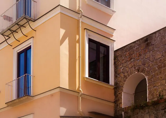 Comfy 4 Sleeps Right In The Centre Sorrente
